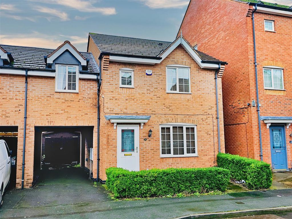 4 bed detached house for sale in Barker Round Way, Stretton, Burton-On-Trent DE14, £230,000
