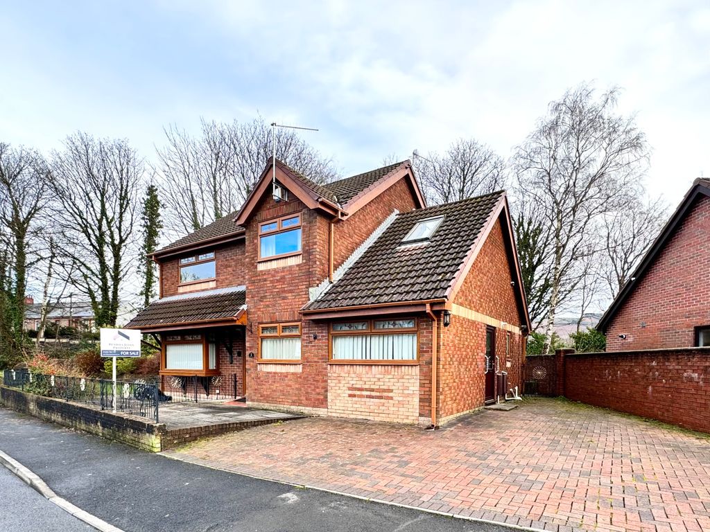 4 bed detached house for sale in The Walk, Abernant, Aberdare CF44, £350,000