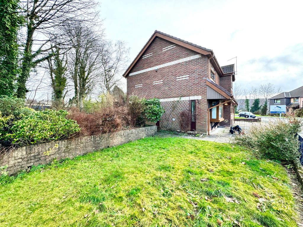 4 bed detached house for sale in The Walk, Abernant, Aberdare CF44, £350,000