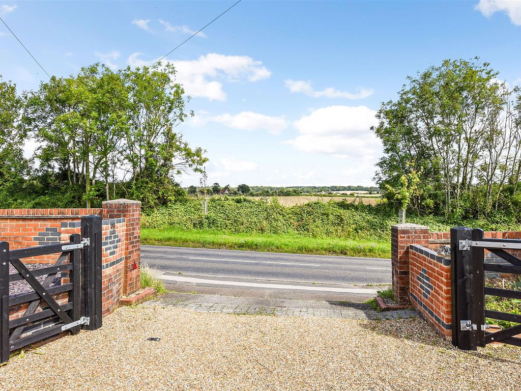 4 bed detached house for sale in Chalton Lane, Clanfield, Waterlooville PO8, £600,000