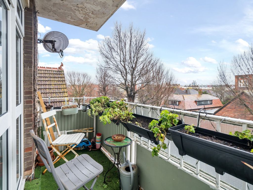 3 bed flat for sale in Hove Street, Hove, East Sussex BN3, £400,000