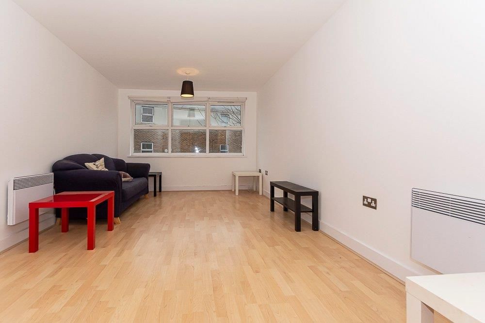 1 bed flat to rent in Ferndale Road, London SW9, £1,550 pcm