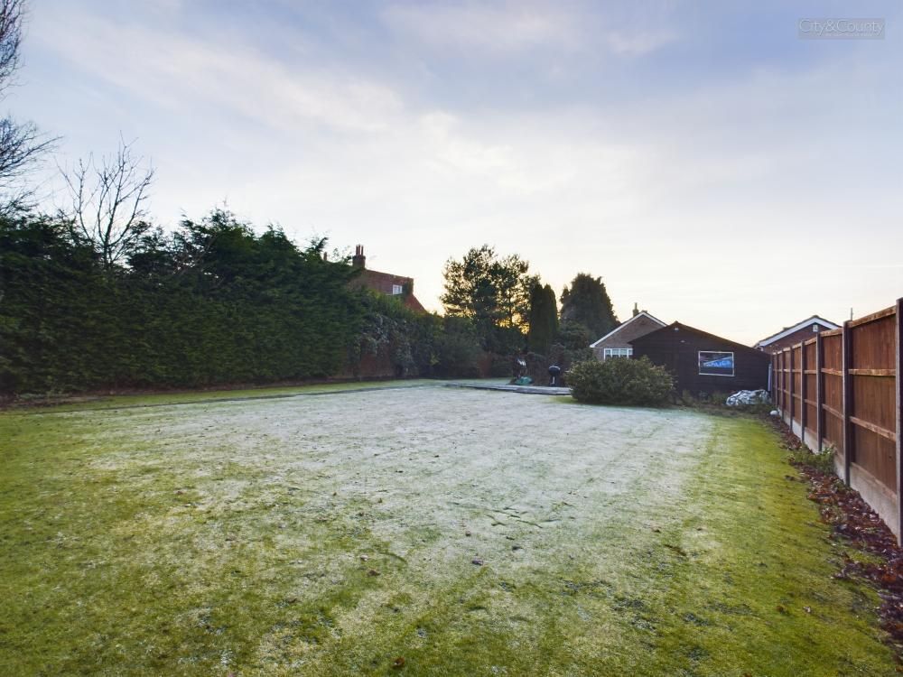 3 bed detached bungalow for sale in Hall Lane, Benington PE22, £280,000