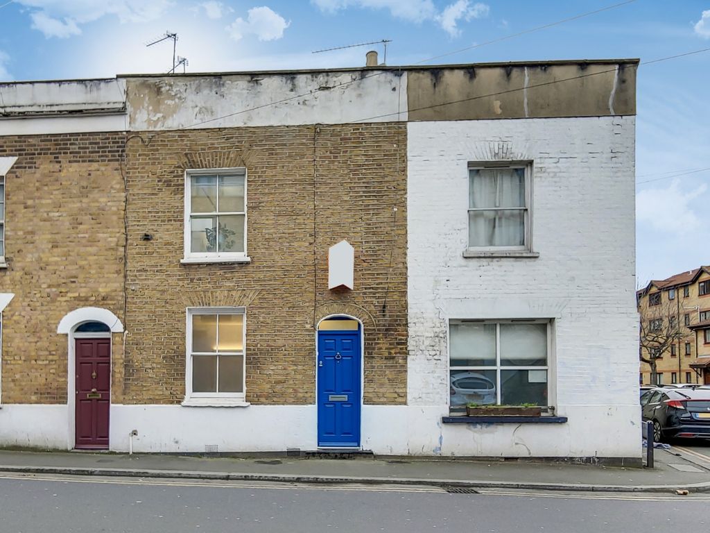 3 bed terraced house to rent in Watsons Street, Deptford, London SE8, £3,000 pcm