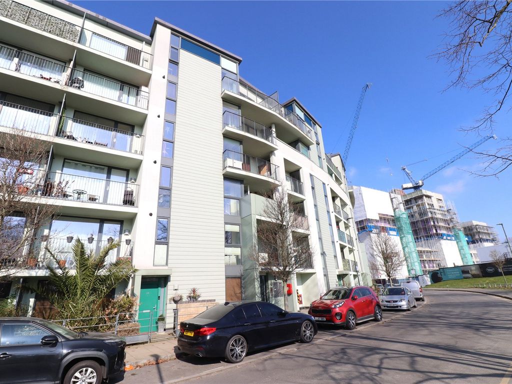 1 bed flat for sale in Violet Court, Heybourne Crescent, London NW9, £250,000
