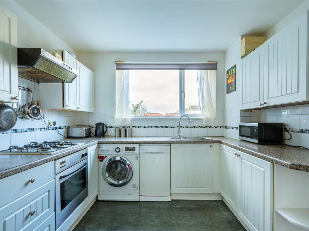 3 bed terraced house for sale in Yewcroft Close, Whitchurch, Bristol BS14, £290,000