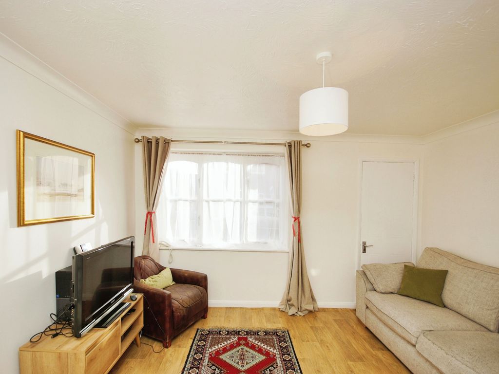 1 bed flat for sale in Ormonds Close, Bradley Stoke, Bristol, Gloucestershire BS32, £185,000