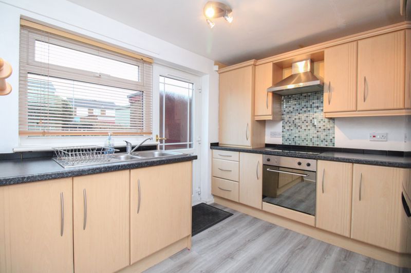 2 bed flat for sale in Long Gair, Blaydon-On-Tyne NE21, £85,000
