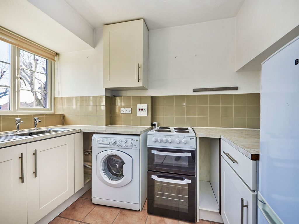 1 bed terraced house for sale in Richmond Walk, St. Albans, Hertfordshire AL4, £275,000