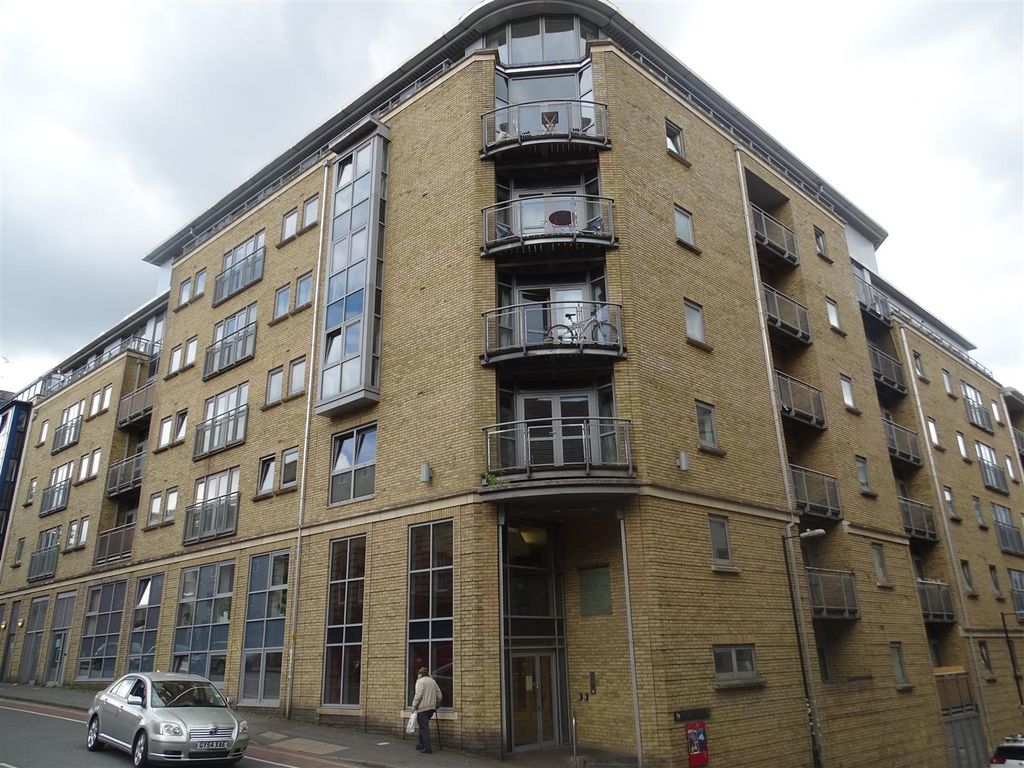 1 bed flat to rent in Montague Street, Bristol BS2, £1,175 pcm