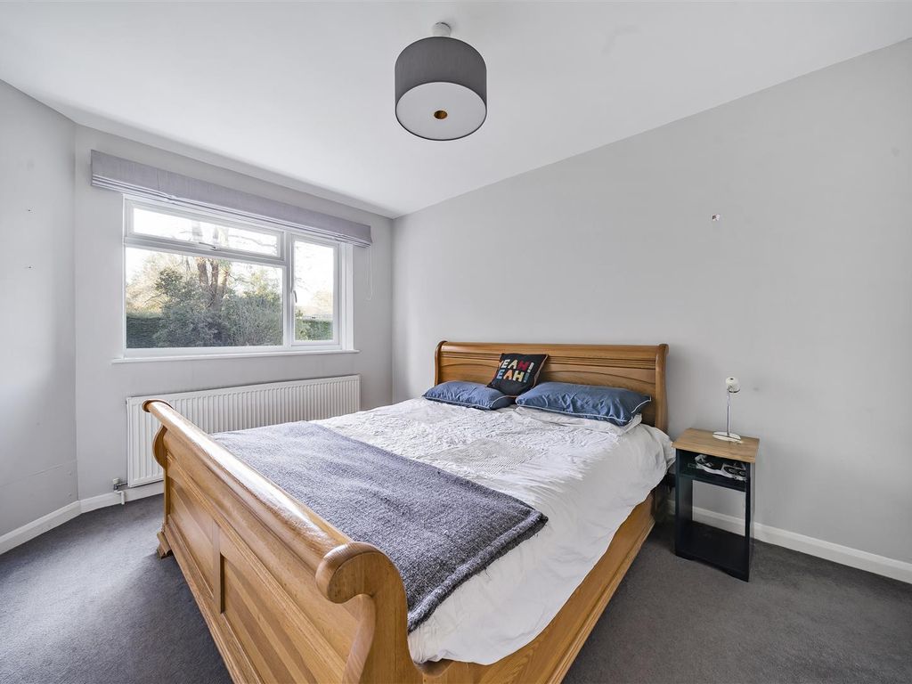 1 bed flat for sale in Lovelace Road, Surbiton KT6, £315,000