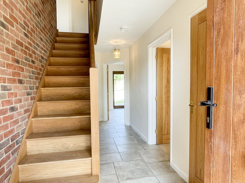 4 bed detached house for sale in The Nap, Oakley, Buckinghamshire HP18, £725,000