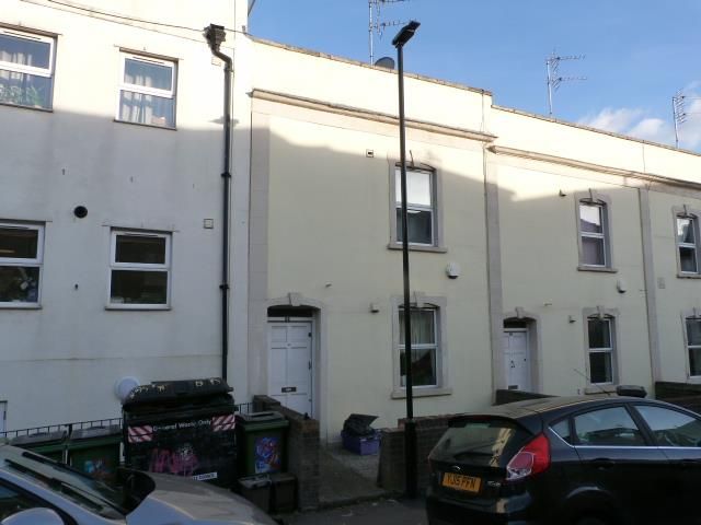 1 bed flat to rent in Magdalene Place, Bristol BS2, £1,050 pcm