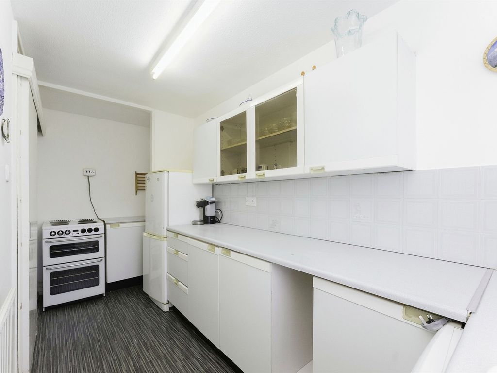 2 bed flat for sale in The Banks, Burbo Way, Wallasey CH45, £130,000