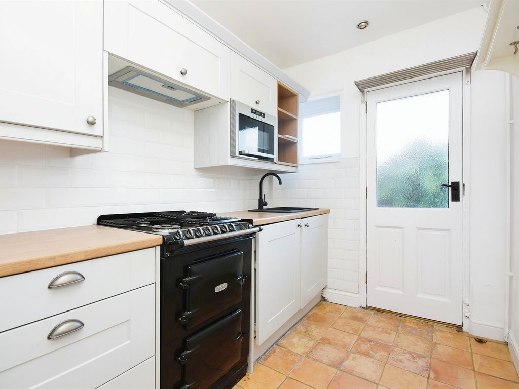 3 bed semi-detached house for sale in Maldon Road, Great Baddow, Chelmsford CM2, £260,000