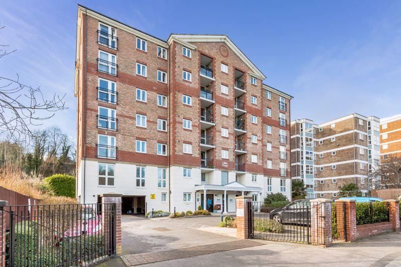 1 bed flat for sale in Lilac Court, Brighton BN1, £140,000