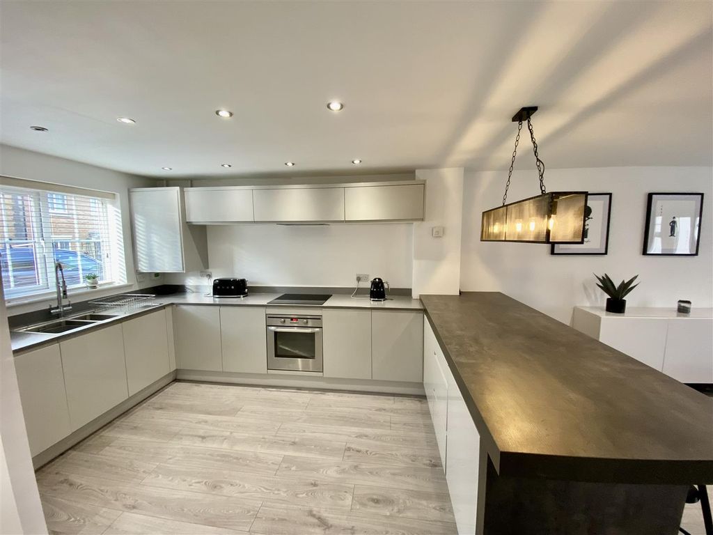 3 bed semi-detached house for sale in Ffordd Y Glowyr, Betws, Ammanford SA18, £205,000