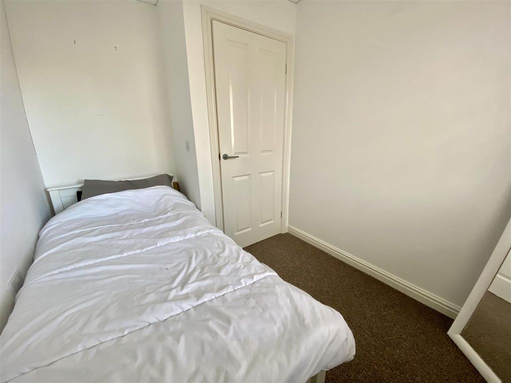 3 bed semi-detached house for sale in Ffordd Y Glowyr, Betws, Ammanford SA18, £205,000