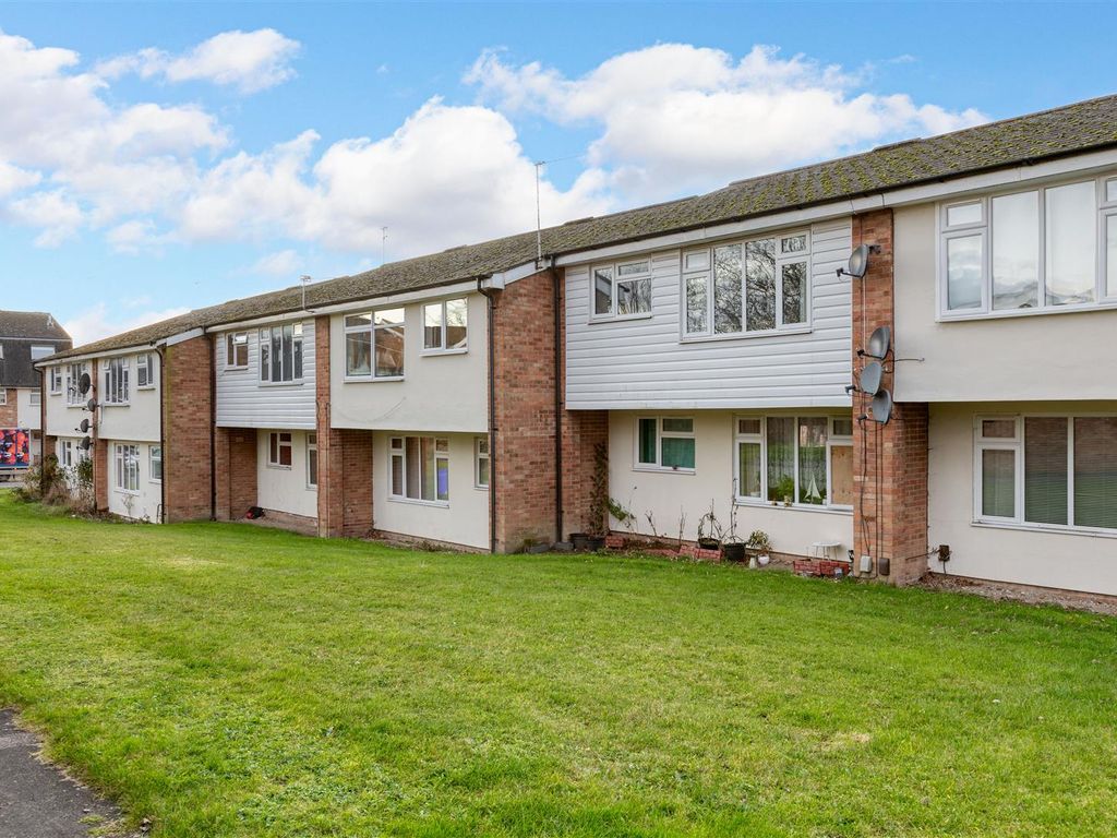 2 bed flat for sale in Gothic Way, Arlesey, Beds SG15, £169,000