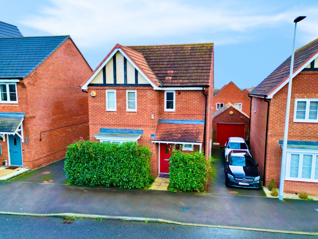 3 bed detached house for sale in Bolton Drive, Shinfield, Reading RG2, £500,000