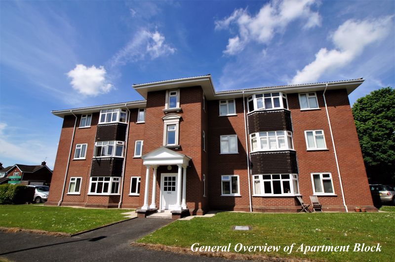 1 bed flat for sale in Jubilee Court, Ravenscroft, Holmes Chapel, Crewe CW4, £125,000