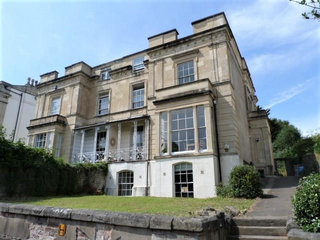 3 bed flat to rent in Cotham Road, Cotham, Bristol BS6, £2,100 pcm