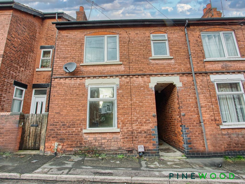 2 bed end terrace house to rent in Hope Street, Brampton, Chesterfield, Derbyshire S40, £725 pcm
