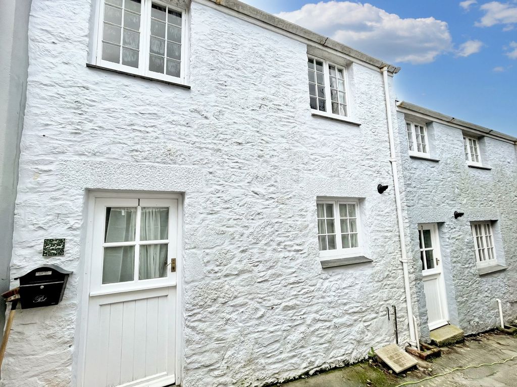 2 bed terraced house for sale in Commercial Road, Penryn TR10, £185,000