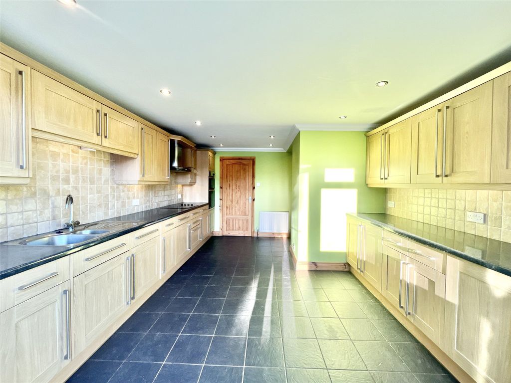 4 bed detached house for sale in Catton Grove, Sunniside NE16, £325,000