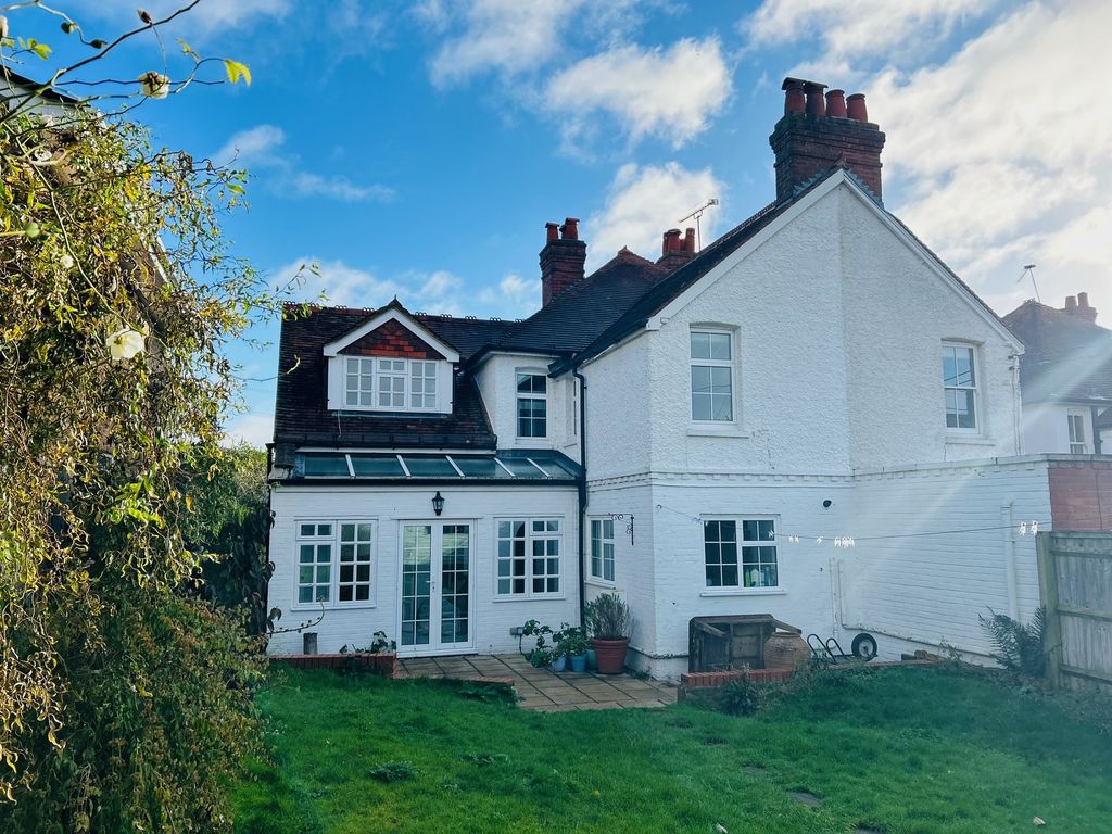 4 bed semi-detached house to rent in Roman Lea, Cookham, Berks, Maidenhead, Berkshire SL6, £2,950 pcm