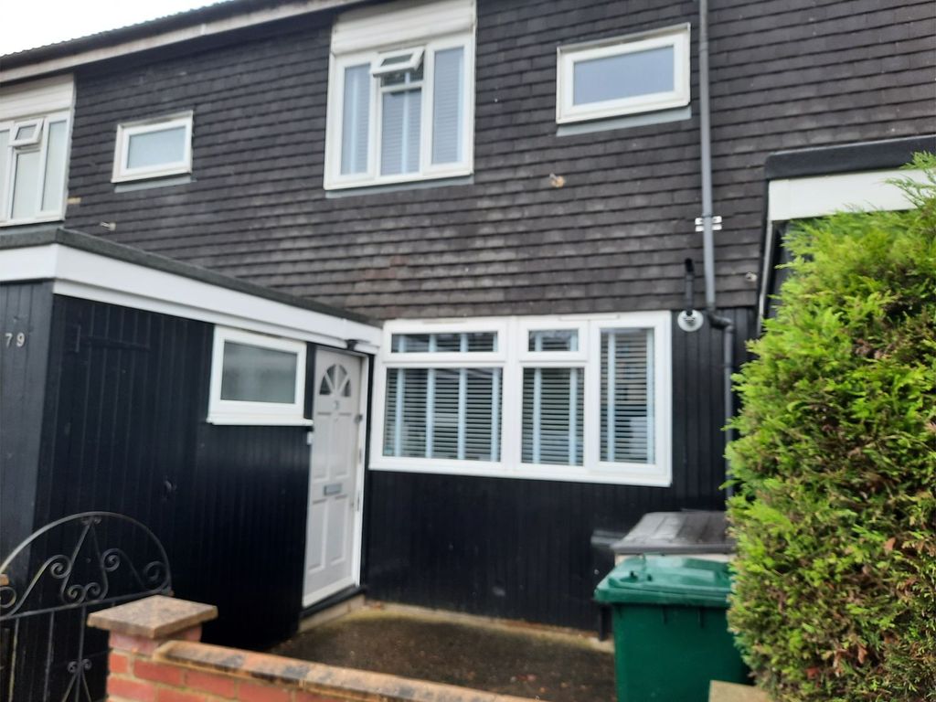 3 bed terraced house for sale in Meadow Close, Barnet EN5, £450,000