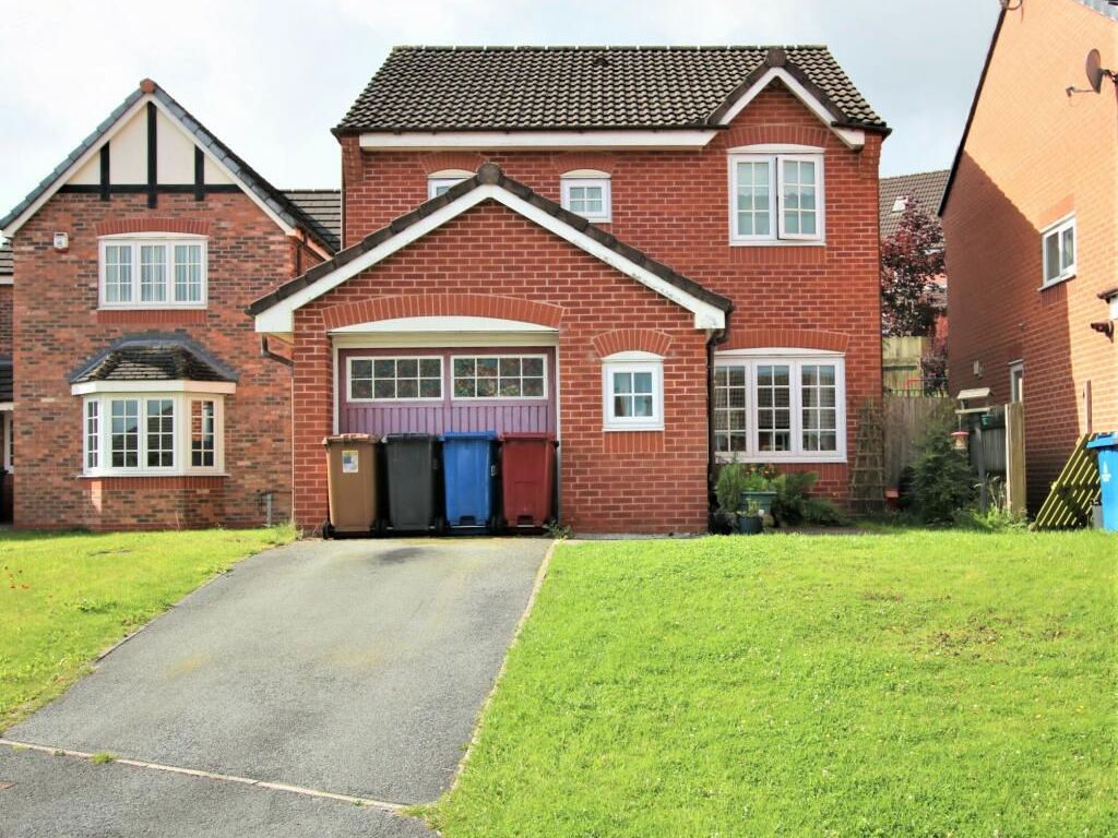3 bed detached house for sale in Fazackerley Close, Blackburn BB2, £155,000