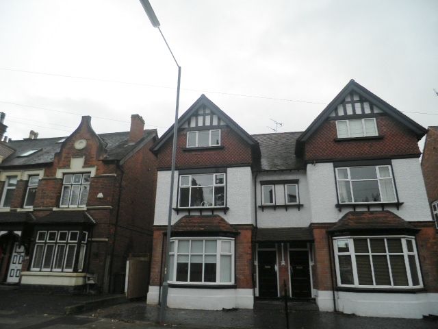 2 bed flat to rent in Victoria Road, Sutton Coldfield B72, £750 pcm