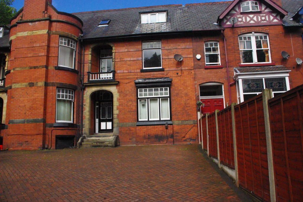 Room to rent in Chorley New Road, Bolton BL1, £450 pcm