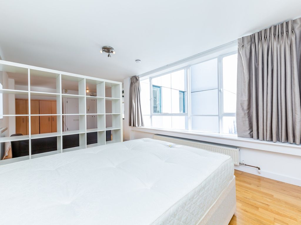 Studio to rent in Avenue Road, London N6, £1,400 pcm