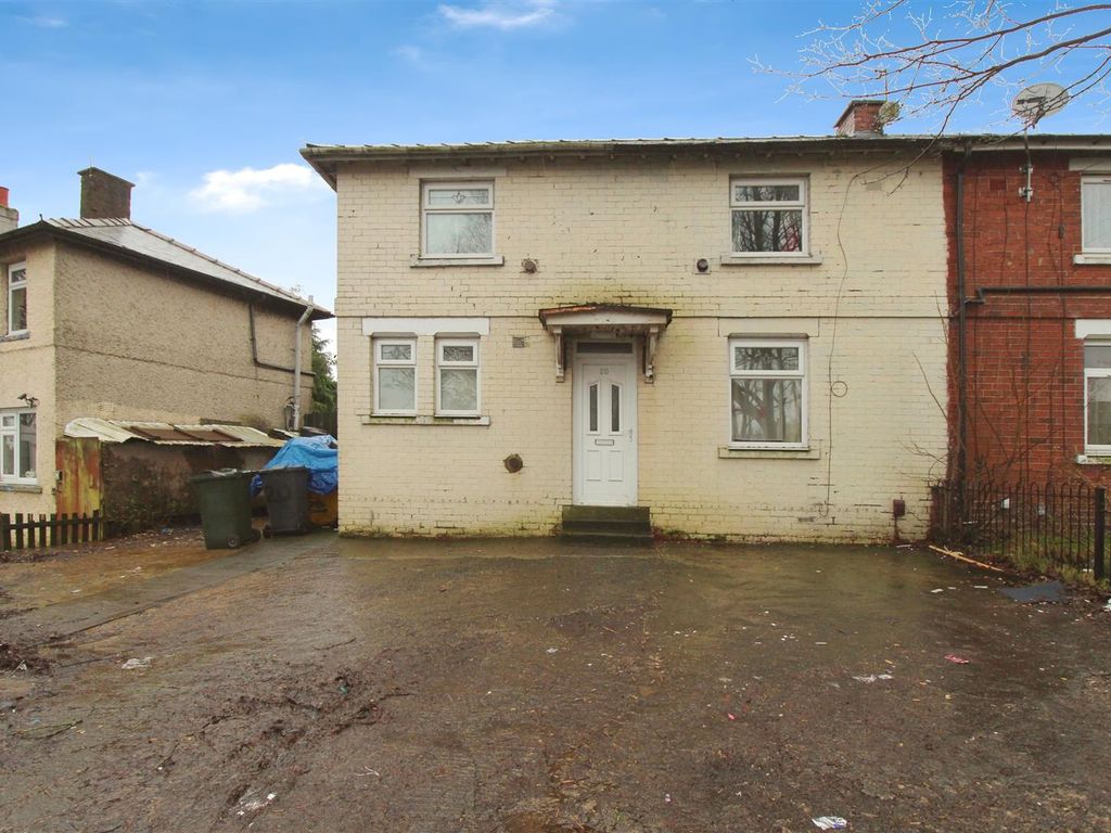 3 bed semi-detached house for sale in Brooksbank Avenue, Bradford BD7, £130,000