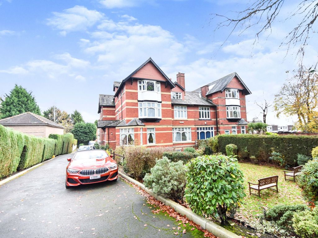 2 bed flat for sale in Cranbrook House, Sedgley Park Road, Prestwich M25, £300,000