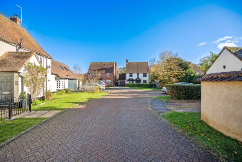 3 bed detached house for sale in Potash Close, Haddenham, Aylesbury HP17, £810,000