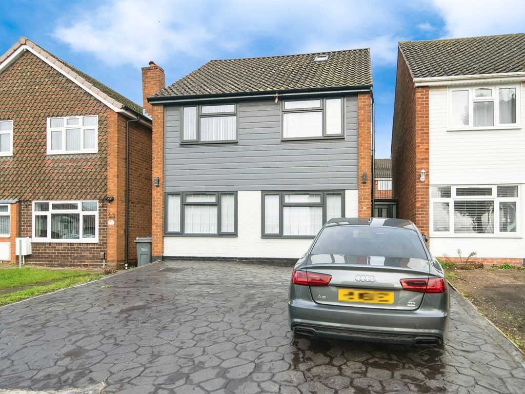 5 bed detached house for sale in Ireland Green Road, West Bromwich B70, £350,000