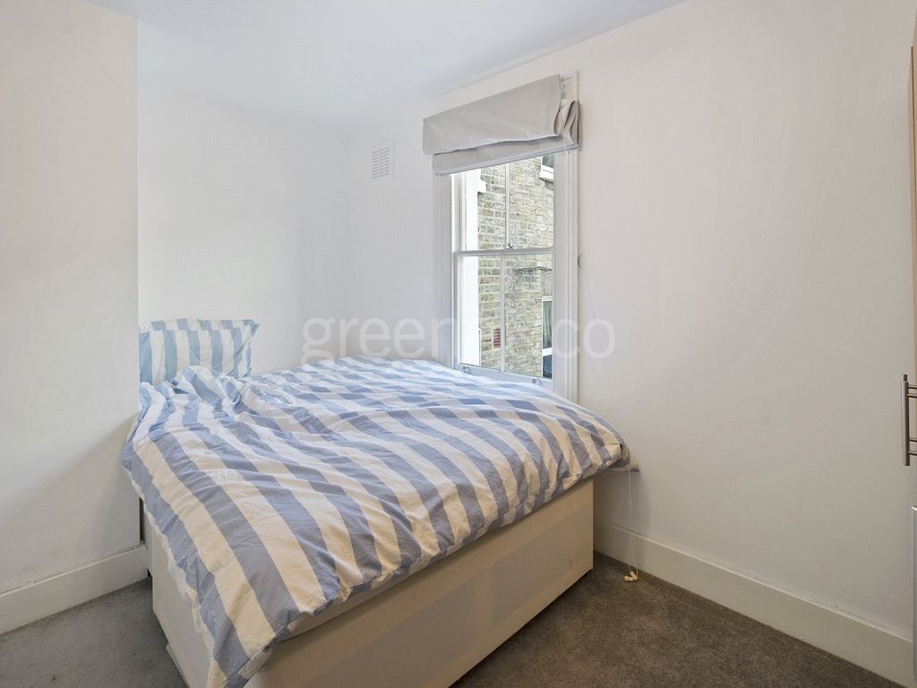 2 bed flat to rent in Croxley Road, London W9, £2,200 pcm
