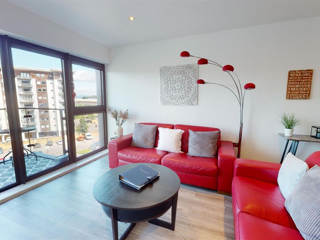 1 bed flat for sale in Watkiss Way, Cardiff CF11, £215,000