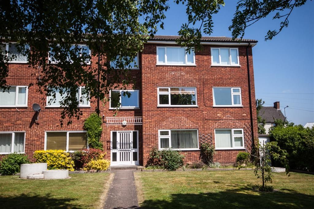 2 bed flat to rent in Heath View, Cannock Road, Heath Hayes, Cannock WS12, £675 pcm