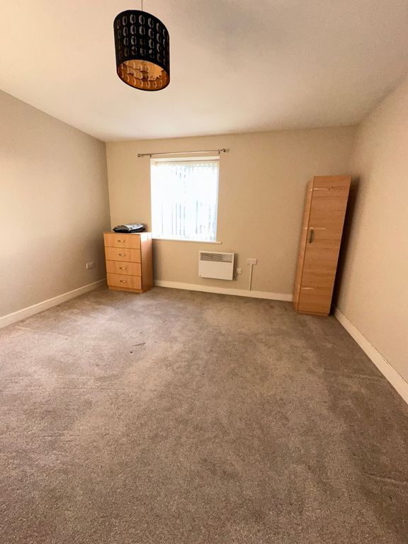 1 bed flat to rent in Chorley Old Road, Bolton BL1, £650 pcm