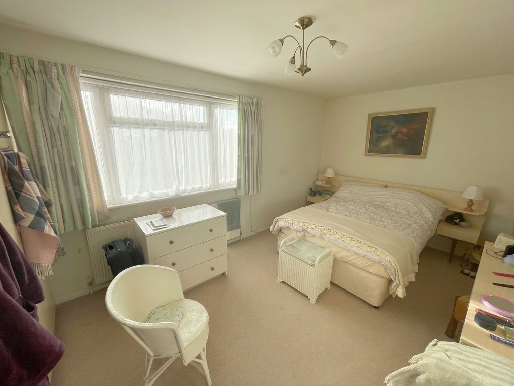 3 bed detached house for sale in Cotton Road, Potters Bar EN6, £670,000