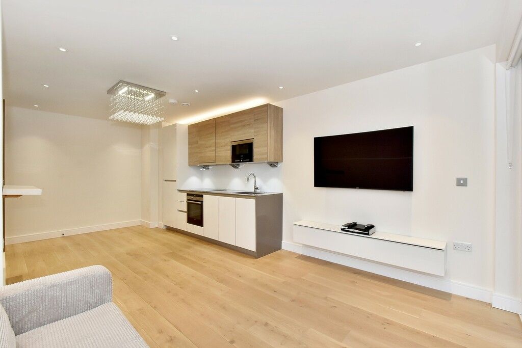 2 bed flat to rent in Dockside House, Chelsea Creek SW6, £3,467 pcm