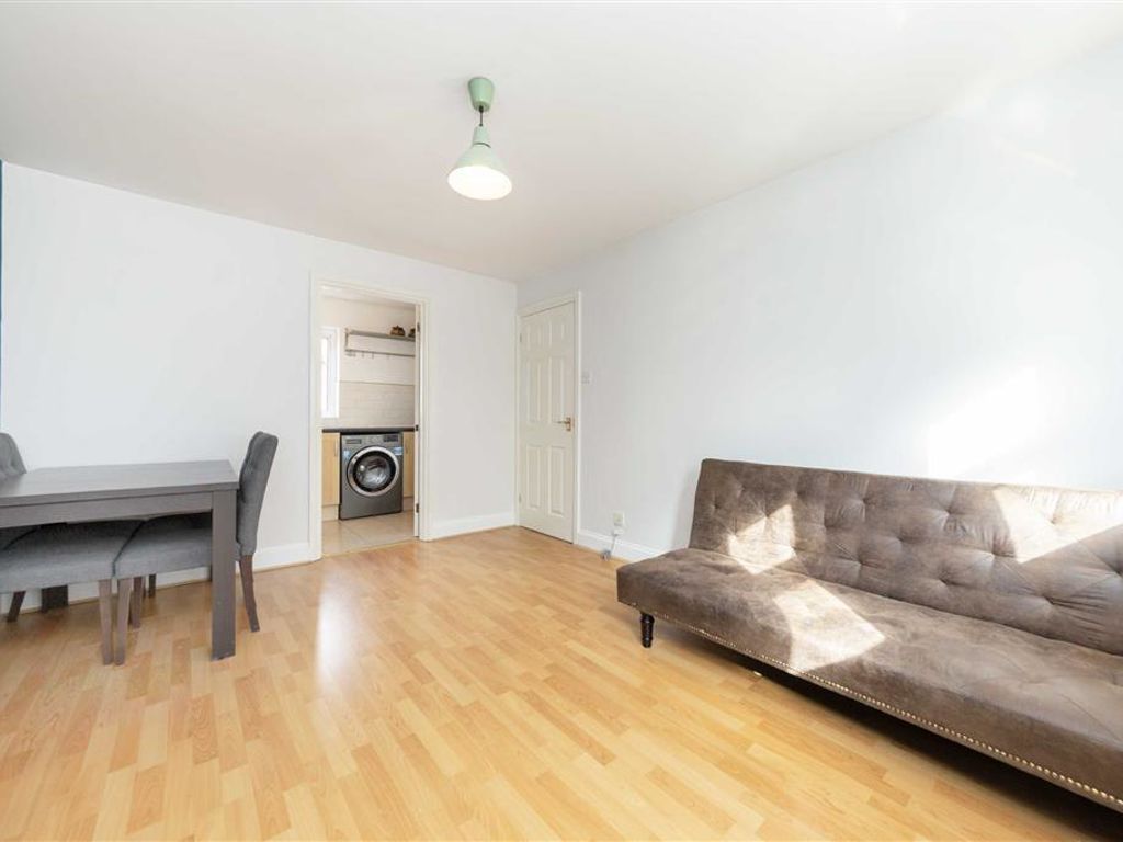 1 bed flat to rent in Tower Bridge Road, London SE1, £1,599 pcm
