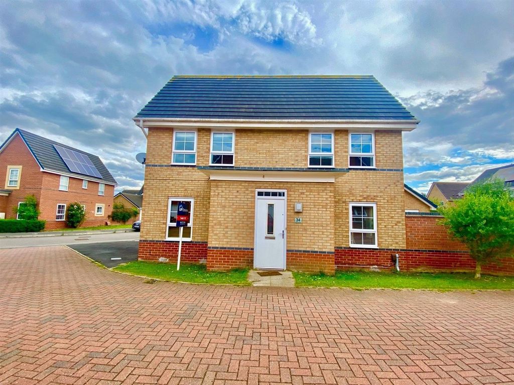 3 bed detached house to rent in Amelia Crescent, Binley, Coventry CV3, £1,395 pcm