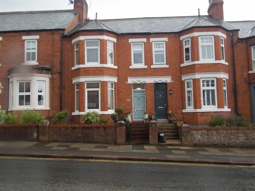 4 bed terraced house to rent in Etterby Street, Stanwix, Carlisle CA3, £995 pcm