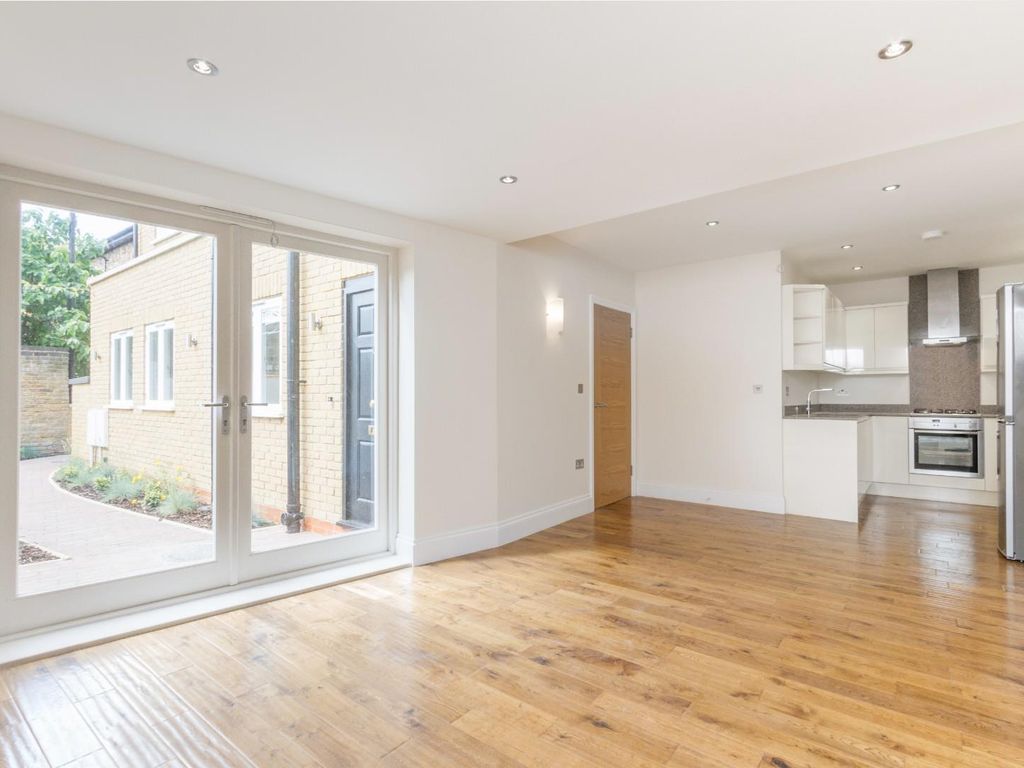2 bed maisonette to rent in Niveda Close, Shepherds Bush W12, £2,097 pcm