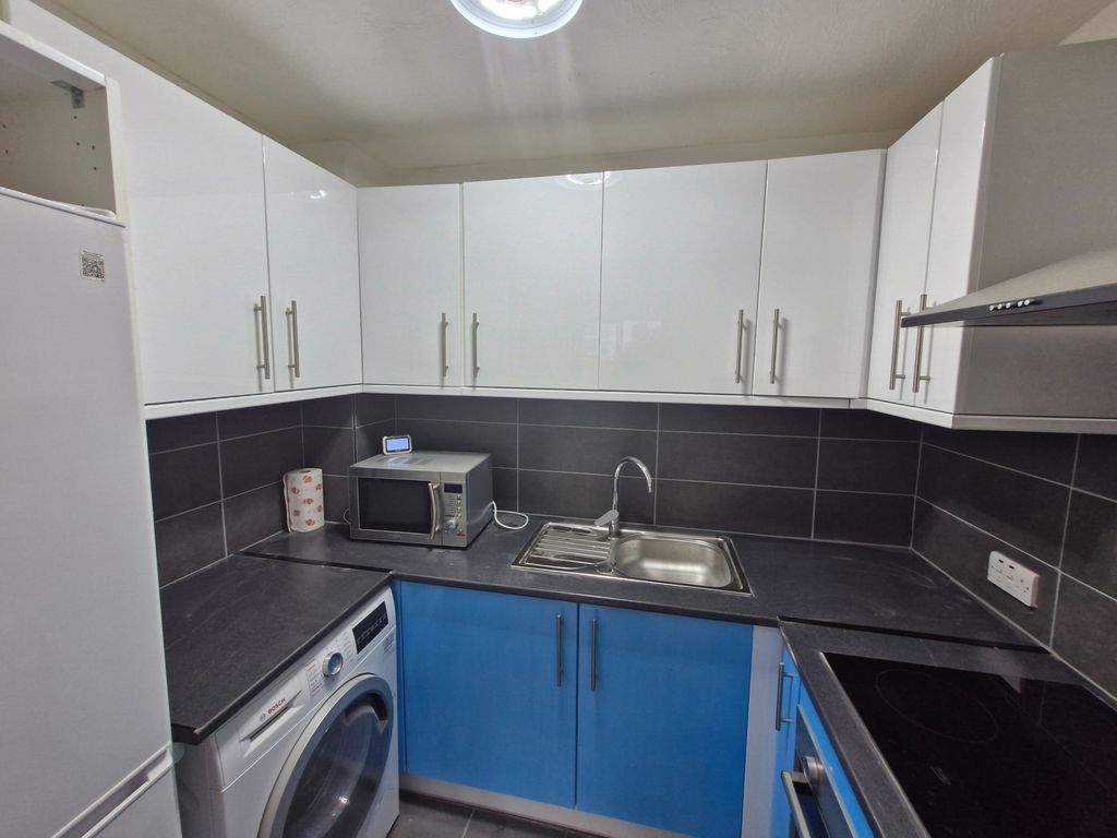 1 bed flat to rent in Elsden Road, Wellingborough NN8, £800 pcm